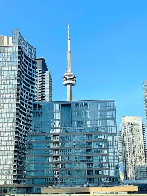 Upscale Downtown Toronto Condos By Cn Tower Екстер'єр фото